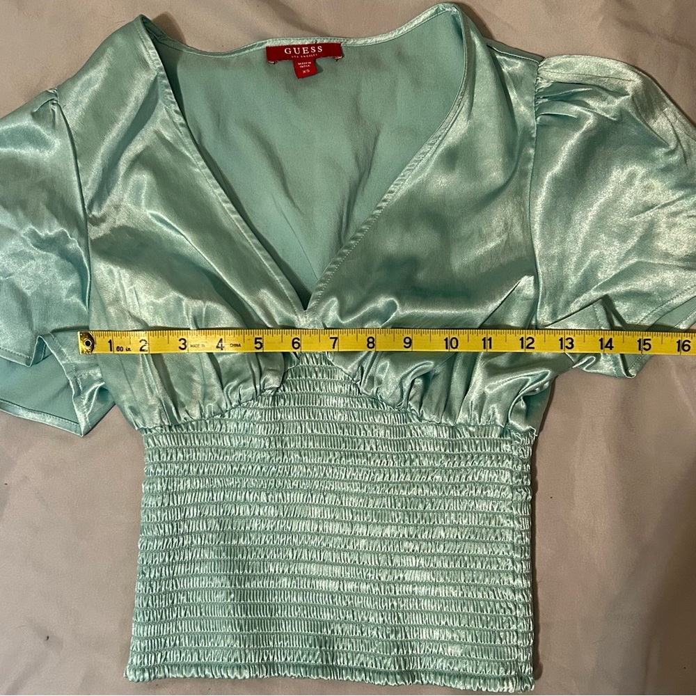 Guess silky aqua crop top size XS - Picture 6 of 7